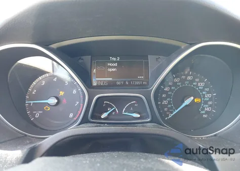 2012 Ford Focus Titanium z USA, uszkodzony, nr VIN 1FAHP3N28CL366579